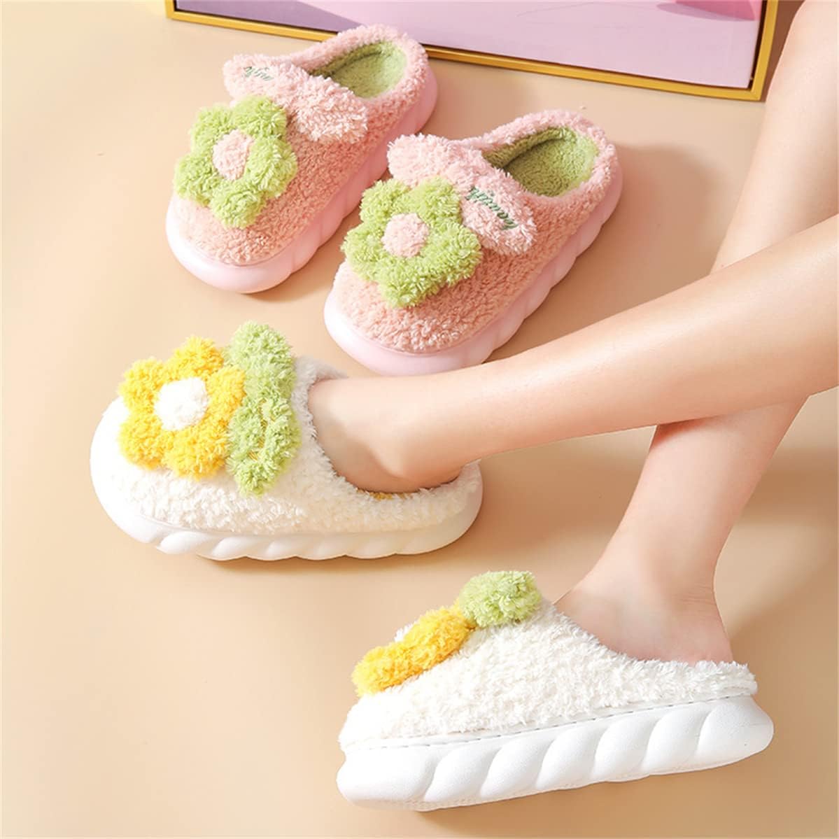 Women's Slippers Adult Warm Plush Flowers Indoor Non-slip Home Thick Bottom Winter Men's Cotton - Image 2