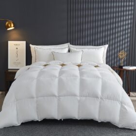 Large down comforter, suitable for all seasons - ultra-soft, fluffy, high-loft down blend medium warmth comforter (104 inches x 96 inches, white)